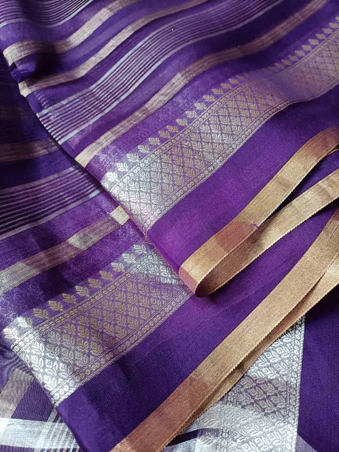 Exquisite Purple Banarasi Organza Saree