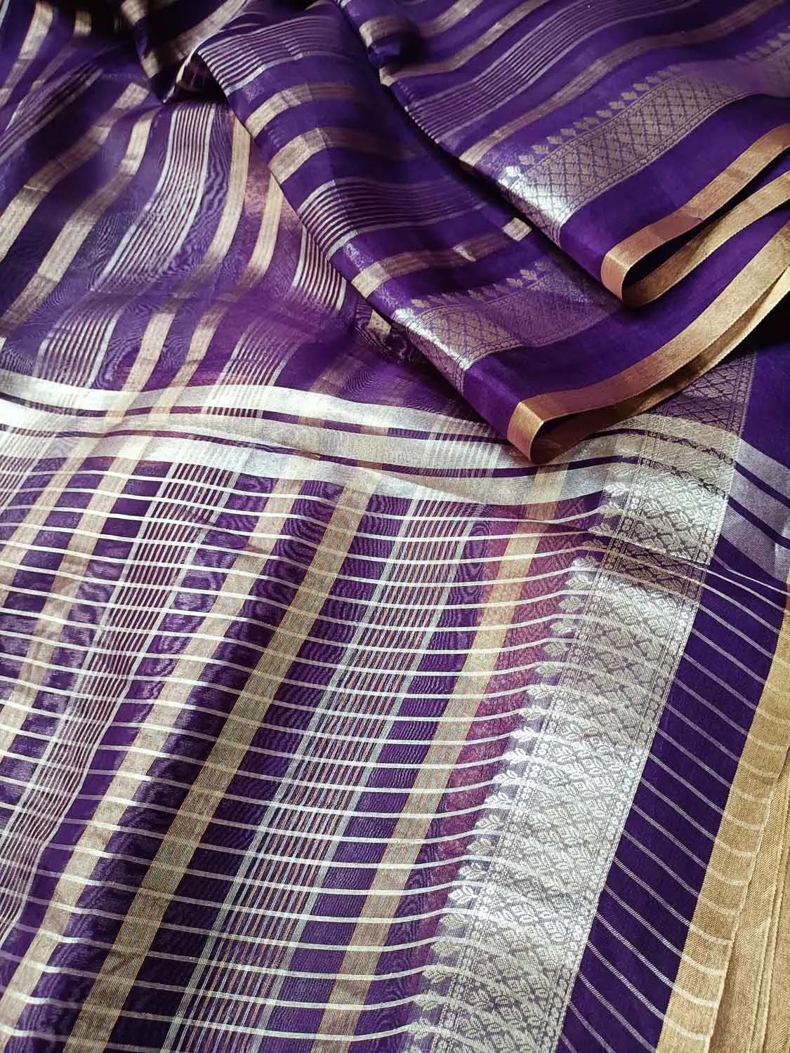 Exquisite Purple Banarasi Organza Saree