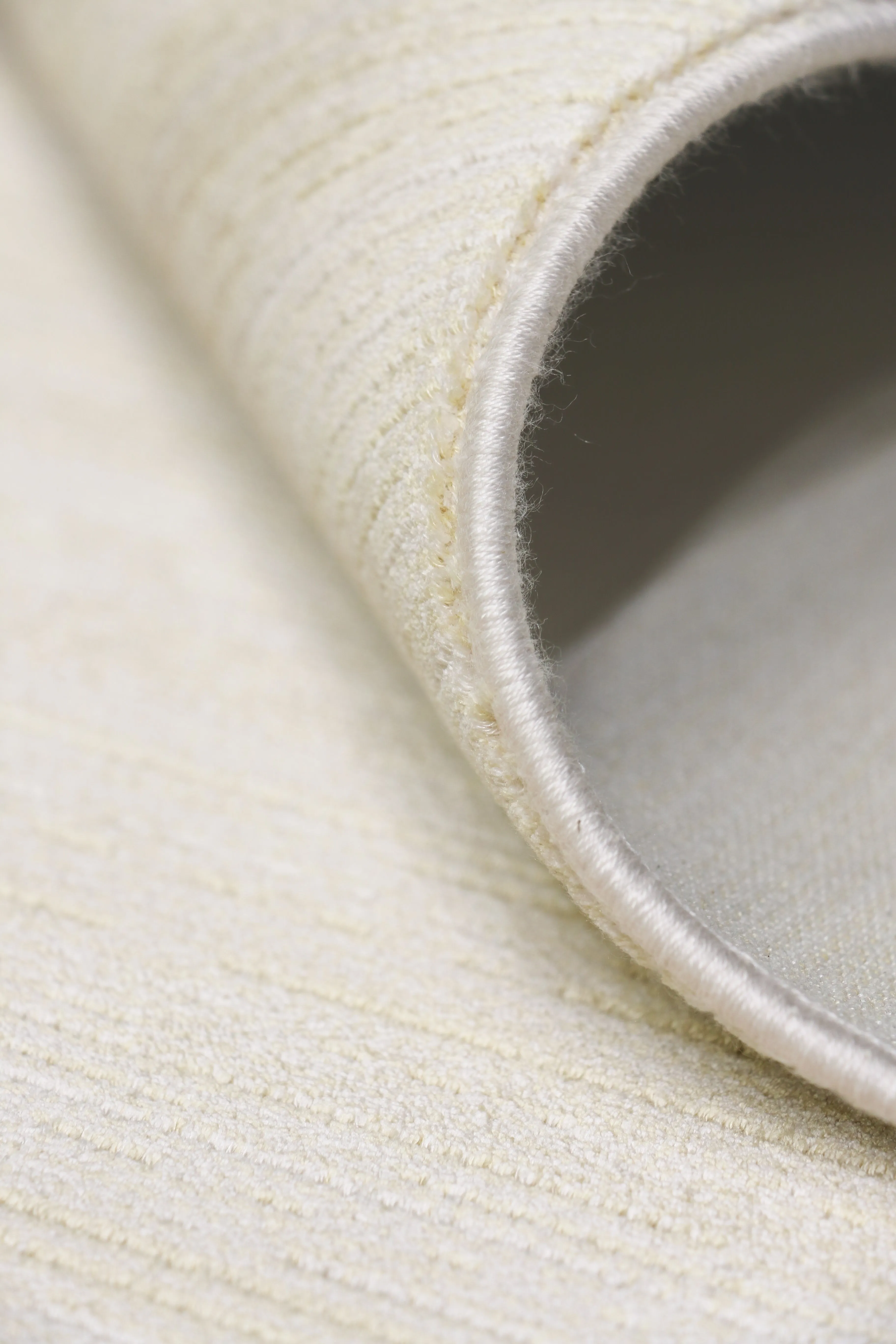 Harlowe 81B Light Yellow