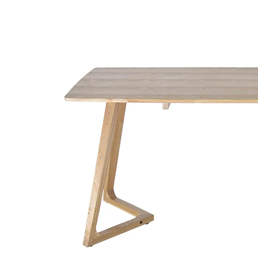 Kantet Dining Table